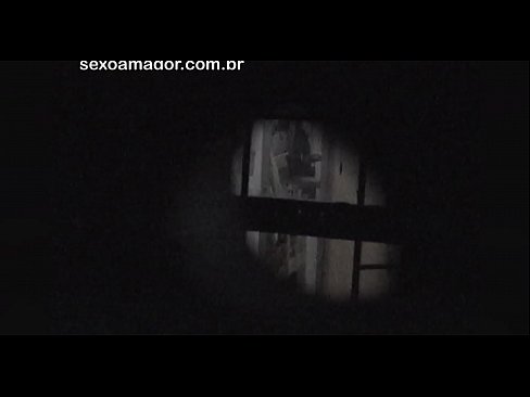 ❤️ Блондинку тайно снимает на видео соседский вуайерист, спрятанный за полыми кирпичами ️❌ Порево на tuberxxx.ru ❌️